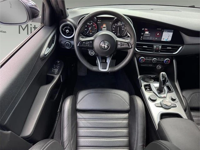 2023 Alfa Romeo Giulia - Image 17 of 20