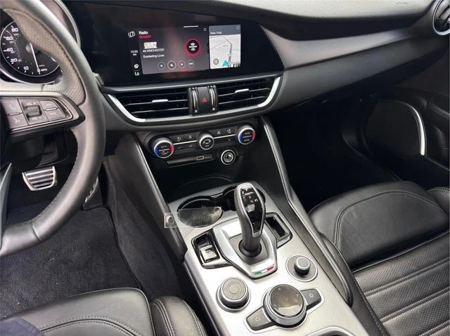 2023 Alfa Romeo Giulia - Image 12 of 20