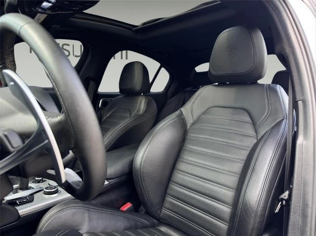 2023 Alfa Romeo Giulia - Image 9 of 20