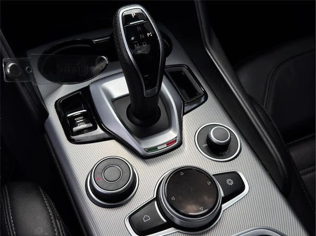 2023 Alfa Romeo Giulia - Image 13 of 20