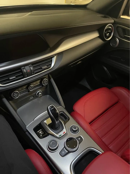 2023 Alfa Romeo Stelvio - Image 8 of 18