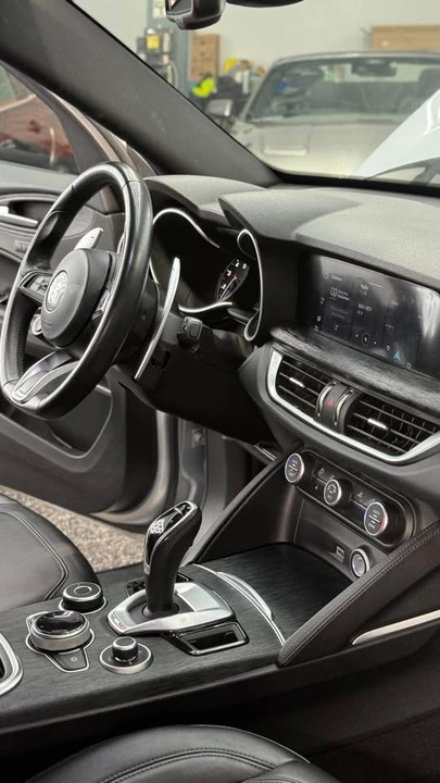 2023 Alfa Romeo Stelvio - Image 8 of 10