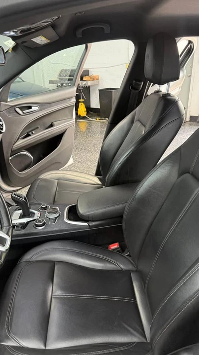 2023 Alfa Romeo Stelvio - Image 9 of 10