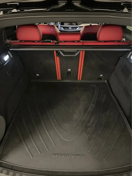 2023 Alfa Romeo Stelvio - Image 15 of 18
