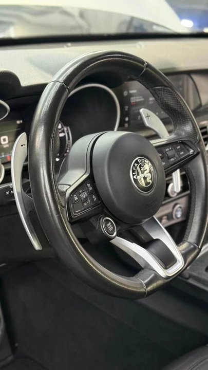 2023 Alfa Romeo Stelvio - Image 7 of 10