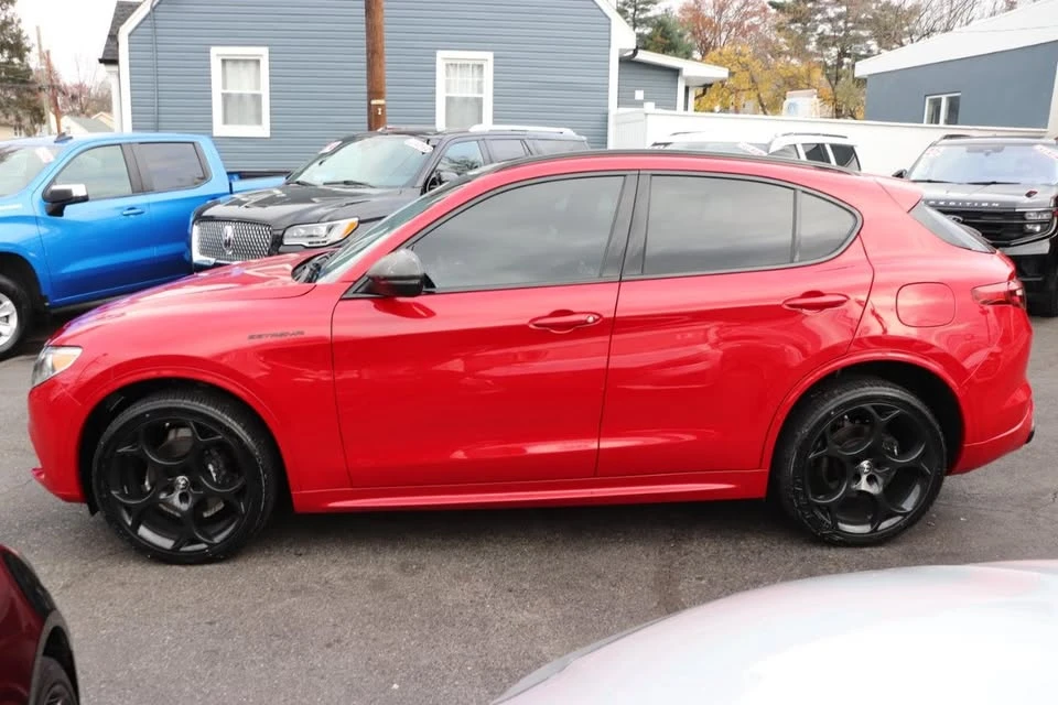 2023 Alfa Romeo Stelvio - Image 2 of 20