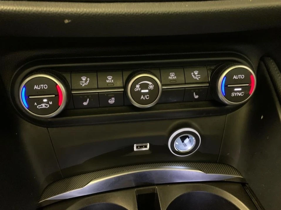 2023 Alfa Romeo Stelvio - Image 16 of 20