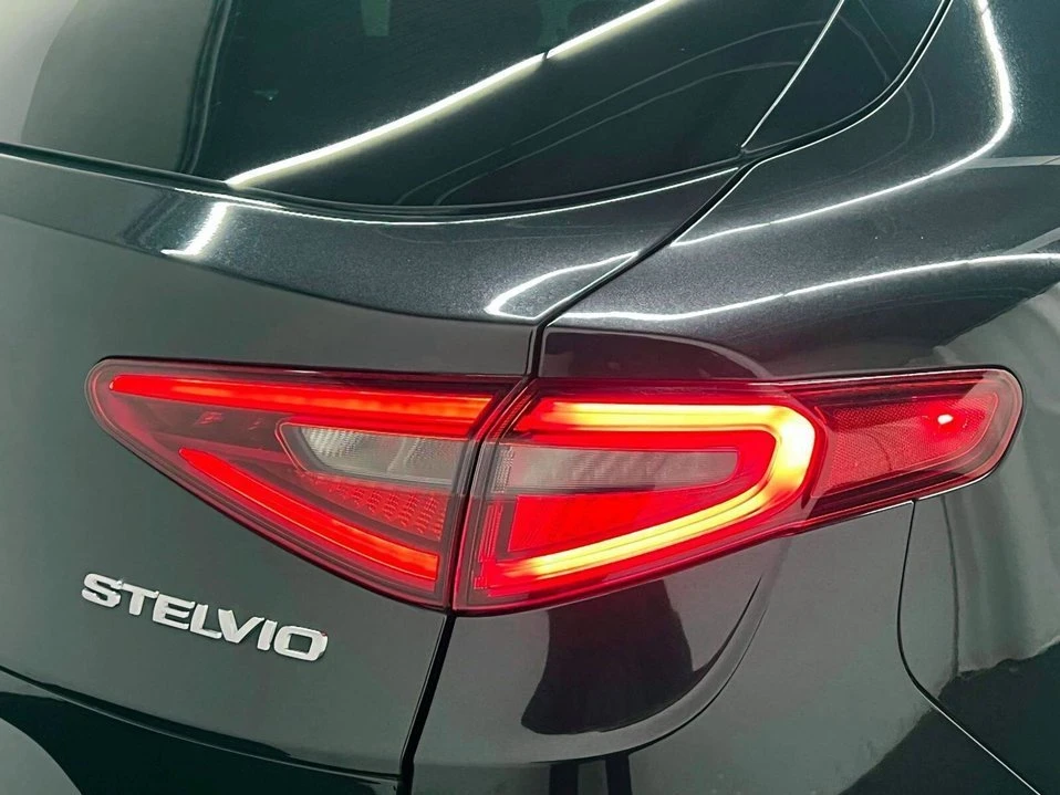 2023 Alfa Romeo Stelvio - Image 5 of 6
