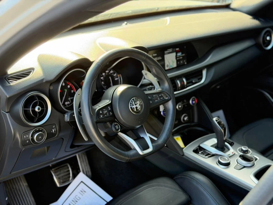 2023 Alfa Romeo Stelvio - Image 13 of 20