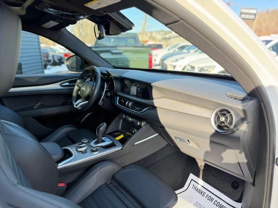 2023 Alfa Romeo Stelvio - Image 4 of 20