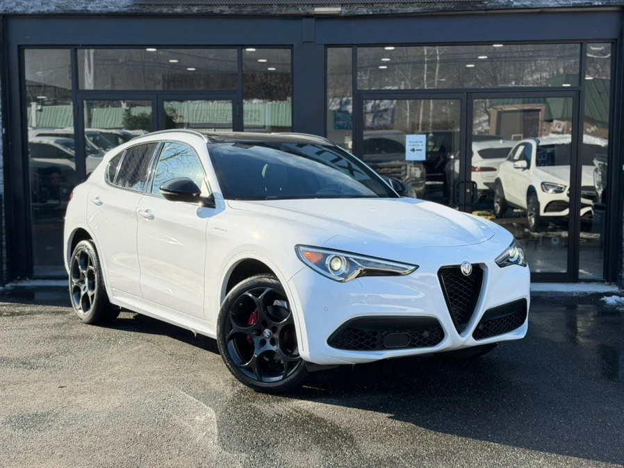 2023 Alfa Romeo Stelvio - Image 2 of 20