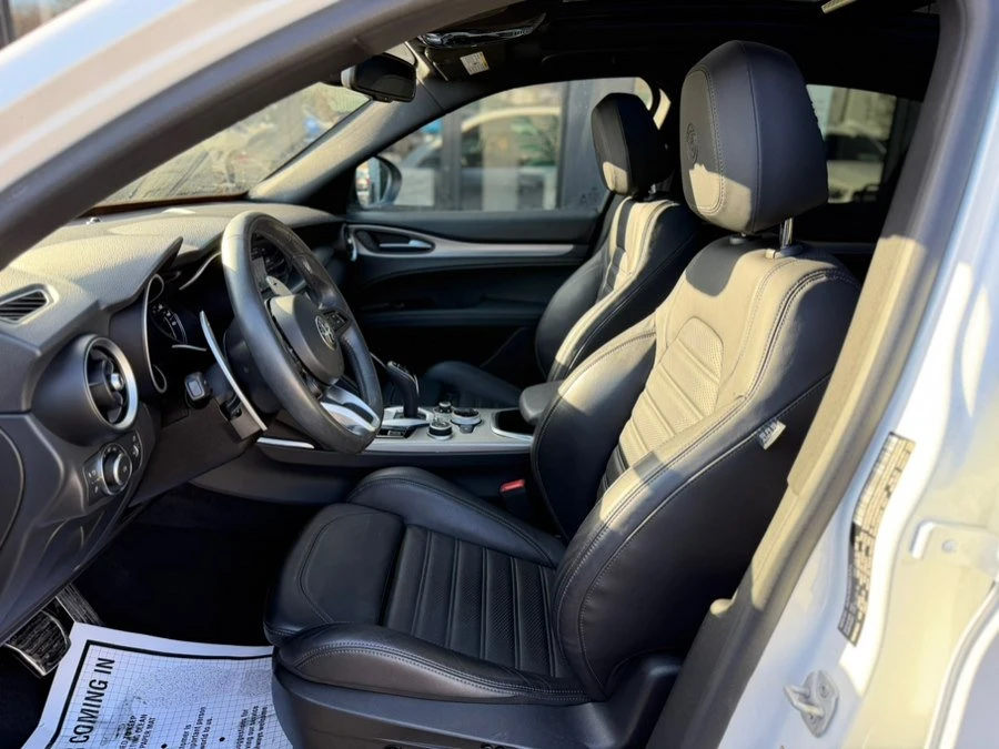2023 Alfa Romeo Stelvio - Image 15 of 20