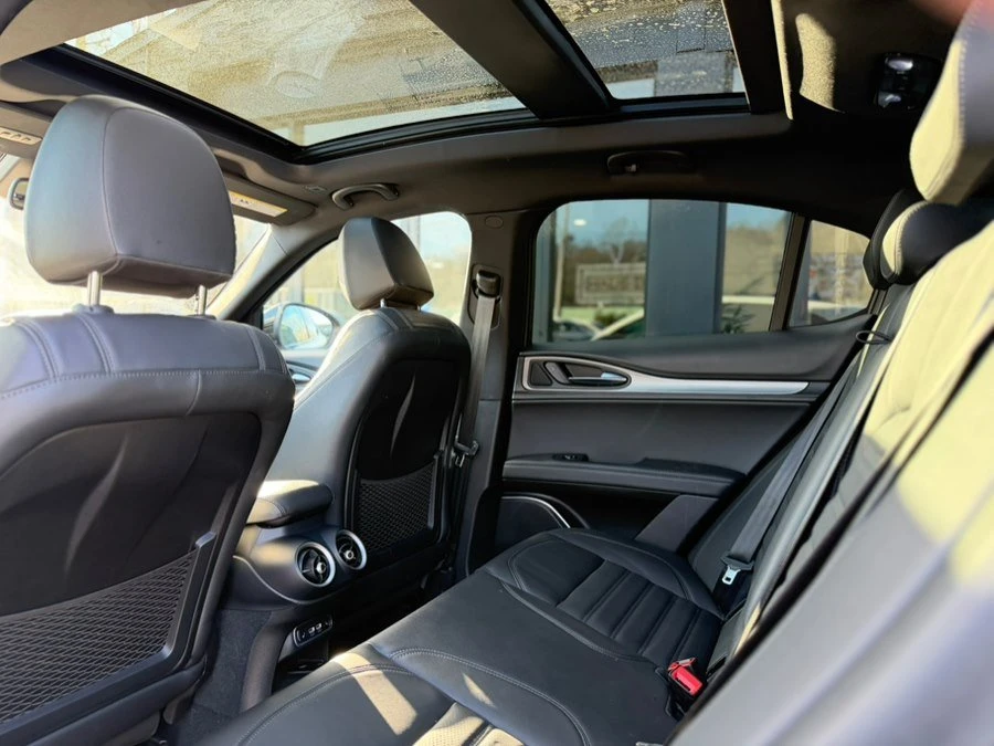 2023 Alfa Romeo Stelvio - Image 12 of 20