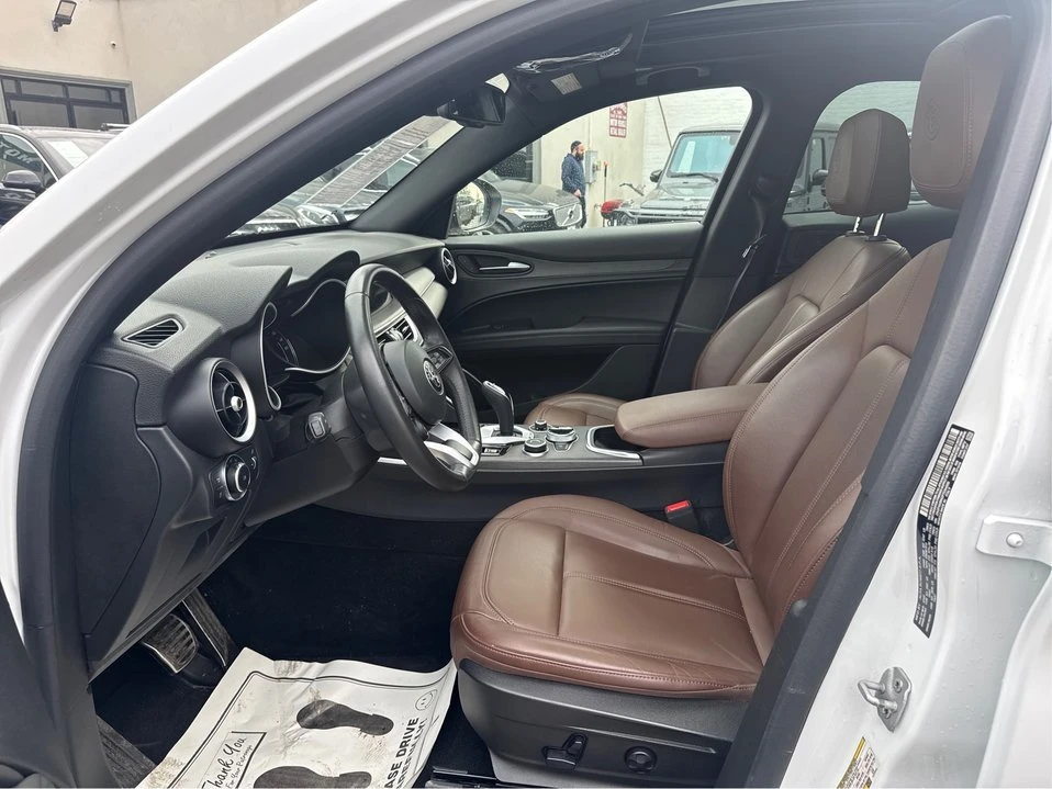 2023 Alfa Romeo Stelvio - Image 9 of 20
