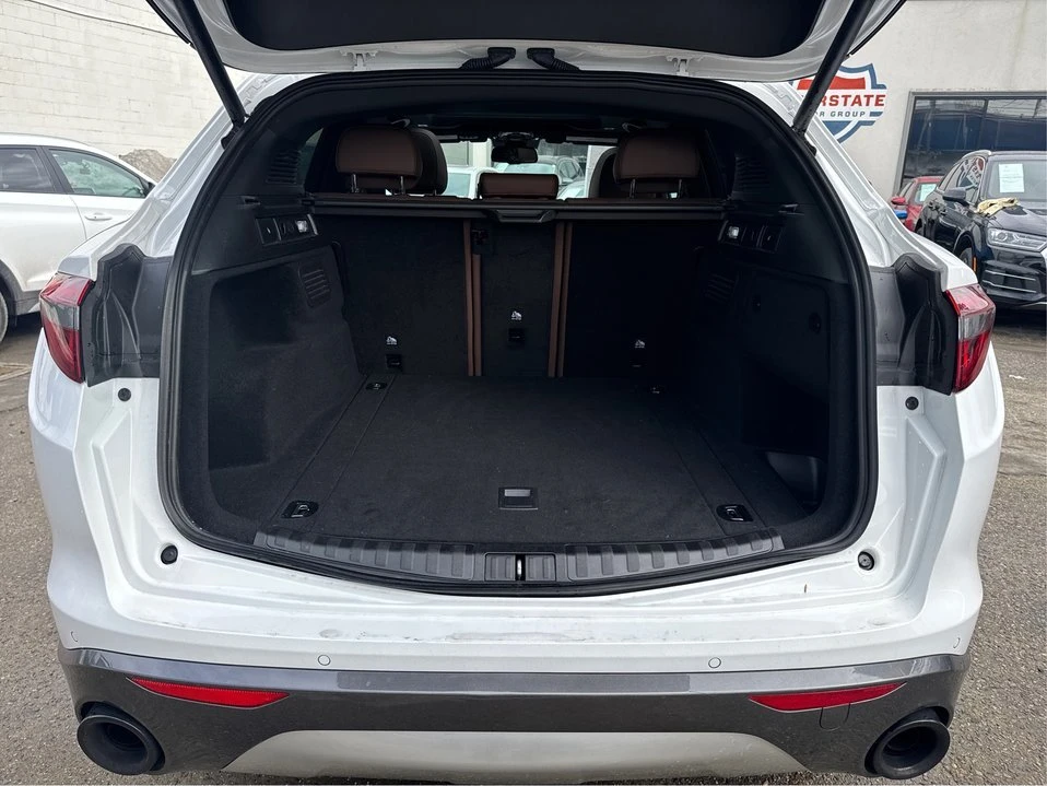 2023 Alfa Romeo Stelvio - Image 13 of 20