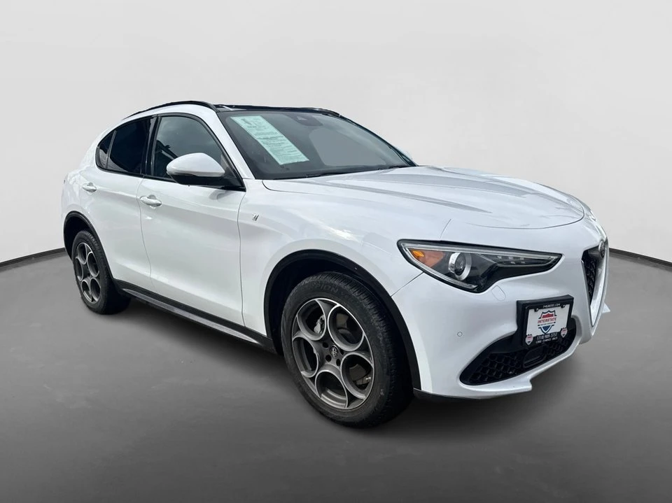 2023 Alfa Romeo Stelvio - Image 2 of 20