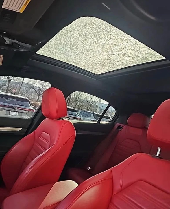 2023 Alfa Romeo Stelvio - Image 2 of 4