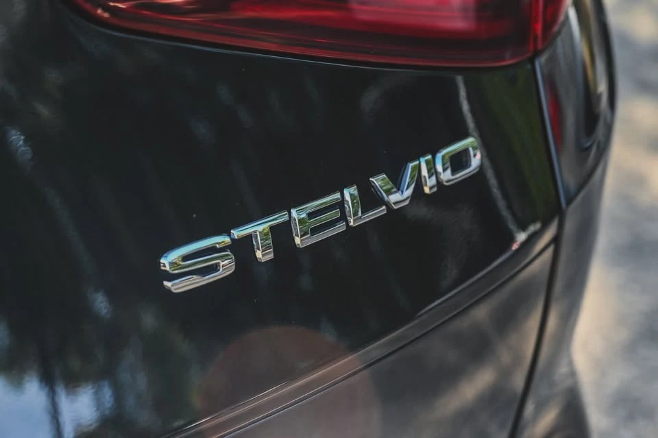 2023 Alfa Romeo Stelvio - Image 11 of 20