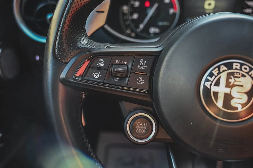 2023 Alfa Romeo Stelvio - Image 14 of 20