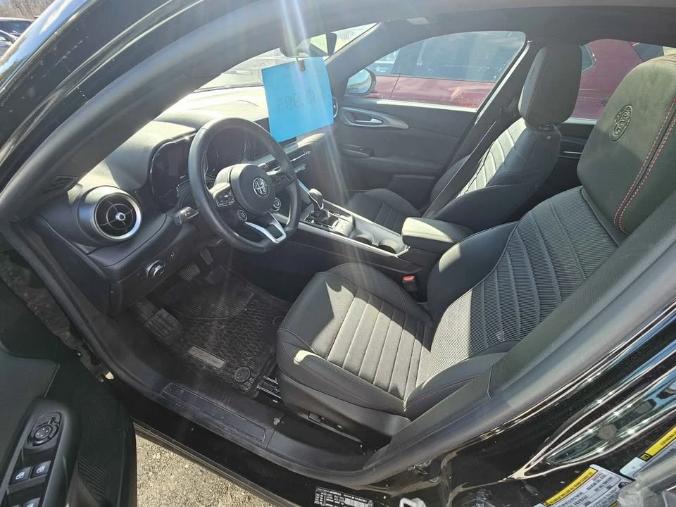 2023 Alfa Romeo Tonale - Image 6 of 14