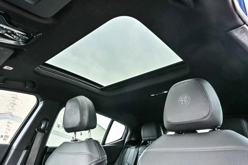 2023 Alfa Romeo Tonale - Image 2 of 11