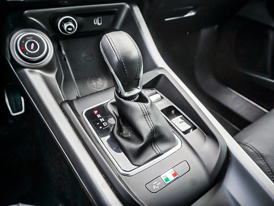 2023 Alfa Romeo Tonale - Image 11 of 12