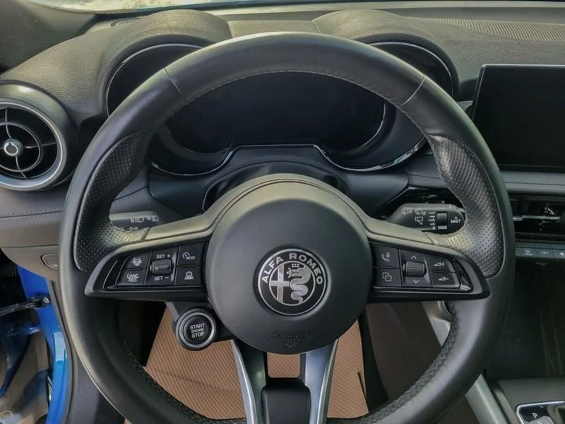 2023 Alfa Romeo Tonale - Image 8 of 19