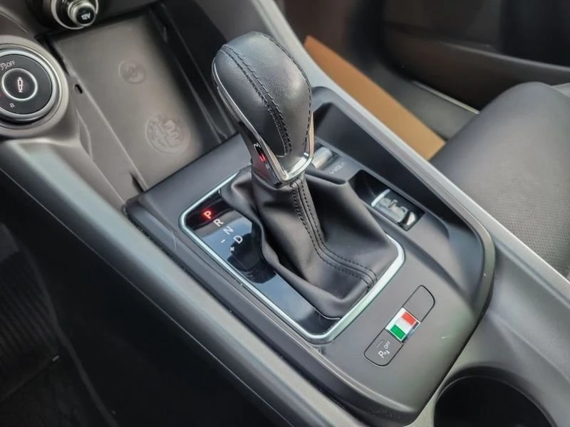 2023 Alfa Romeo Tonale - Image 12 of 19