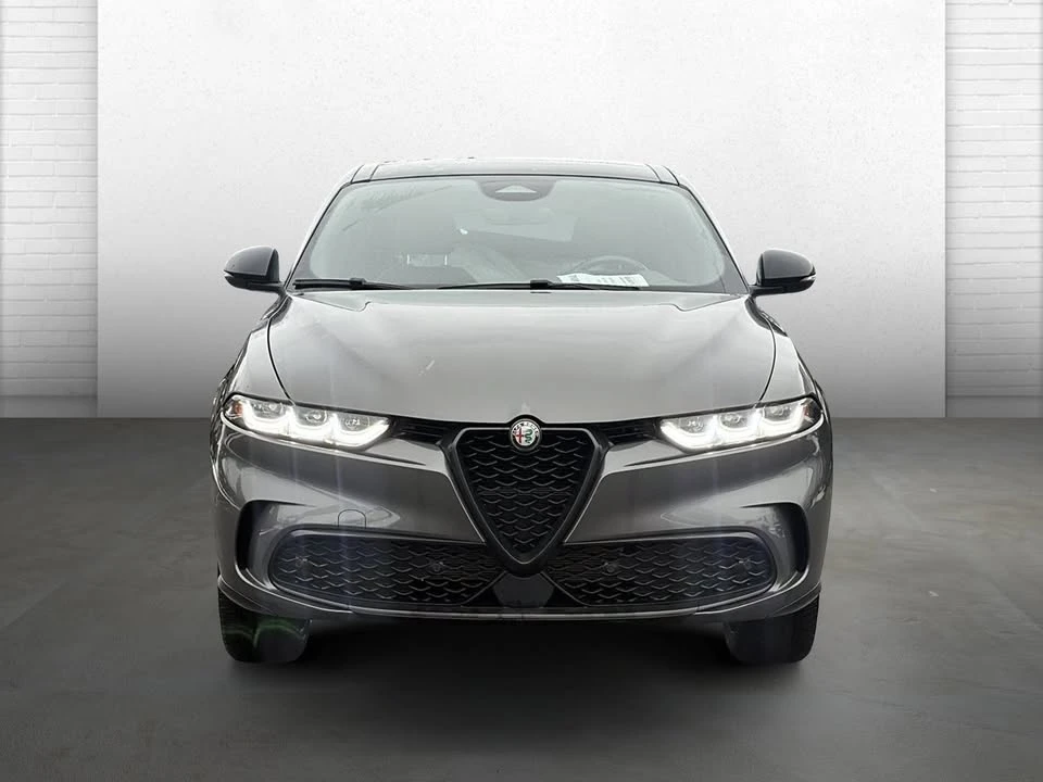 2023 Alfa Romeo Tonale - Image 2 of 20