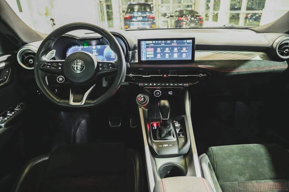 2023 Alfa Romeo Tonale - Image 10 of 20