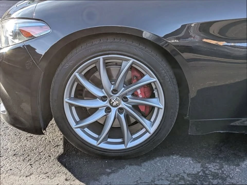 2023 Alfa Romeo Giulia - Image 12 of 19