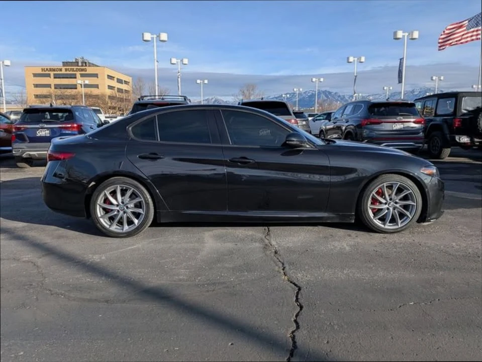 2023 Alfa Romeo Giulia - Image 2 of 19