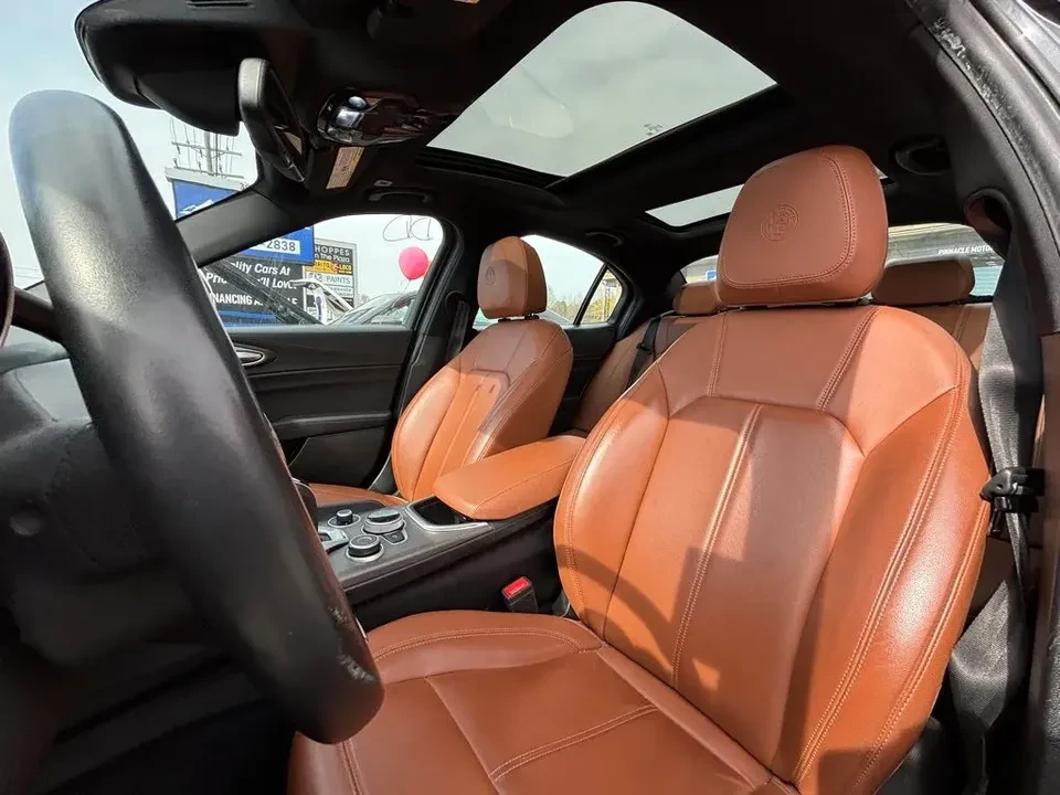 2023 Alfa Romeo Giulia - Image 19 of 20