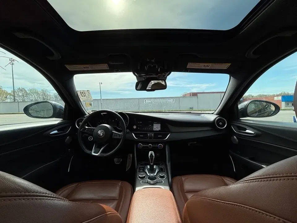 2023 Alfa Romeo Giulia - Image 18 of 20