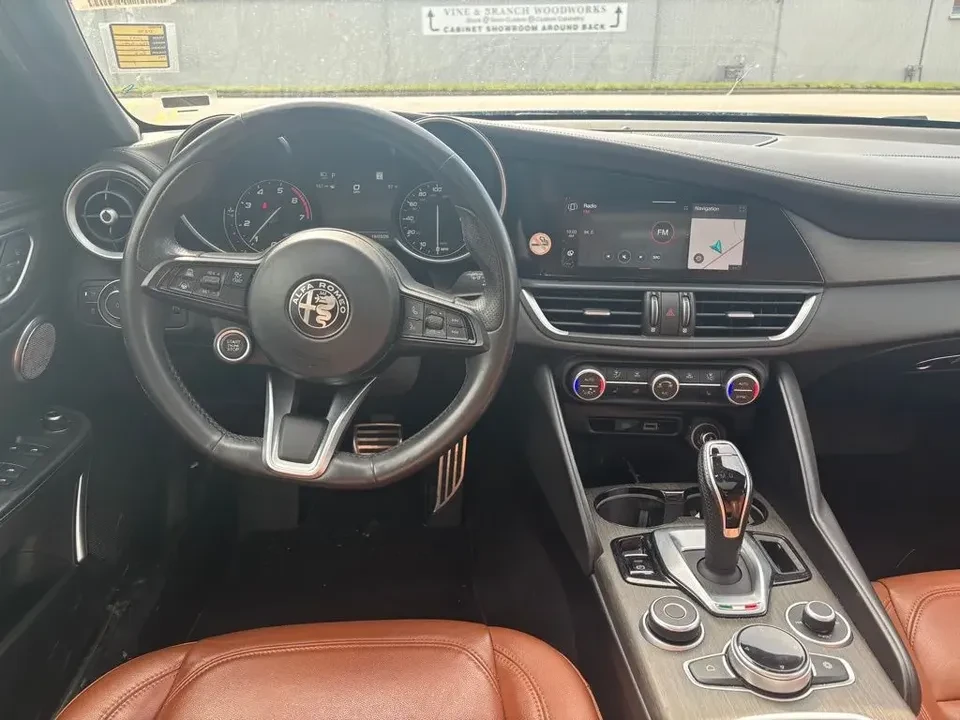 2023 Alfa Romeo Giulia - Image 12 of 20