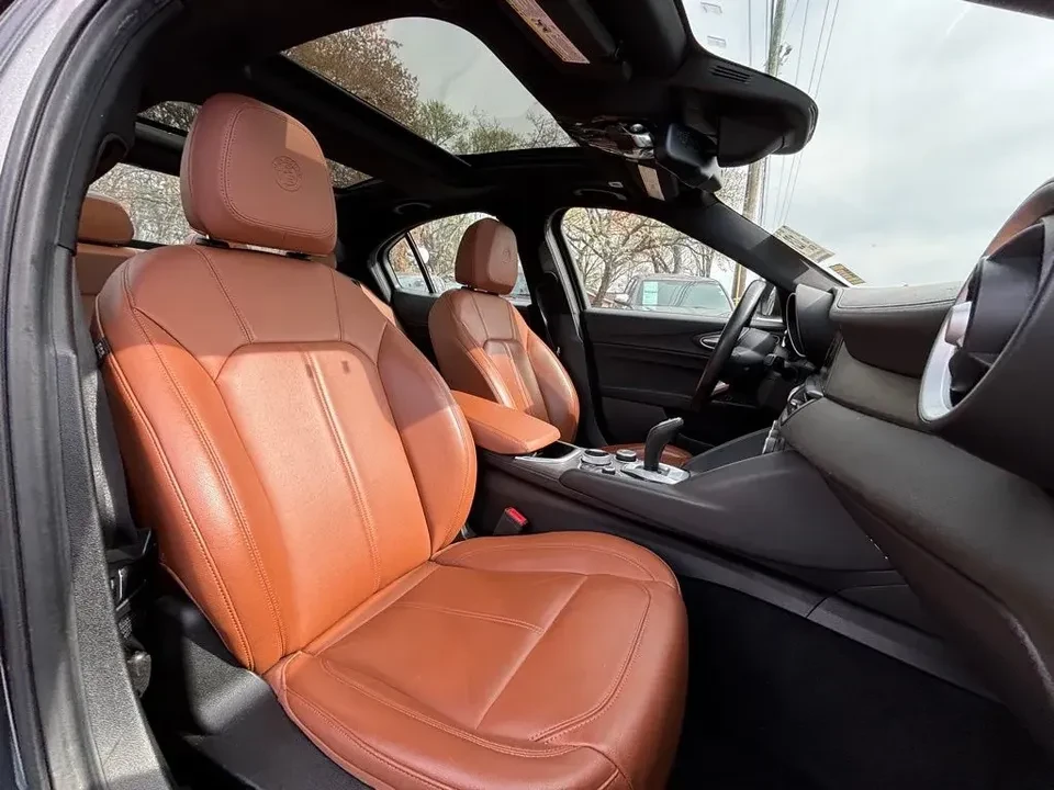 2023 Alfa Romeo Giulia - Image 6 of 20