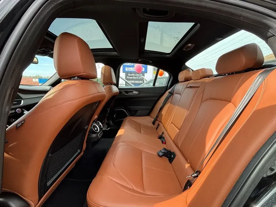 2023 Alfa Romeo Giulia - Image 7 of 20