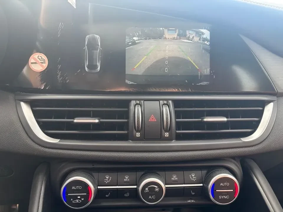 2023 Alfa Romeo Giulia - Image 13 of 20