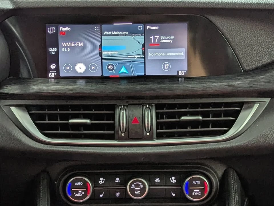 2023 Alfa Romeo Stelvio - Image 17 of 19