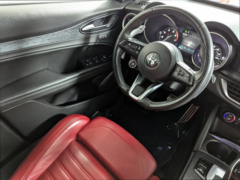 2023 Alfa Romeo Stelvio - Image 8 of 19