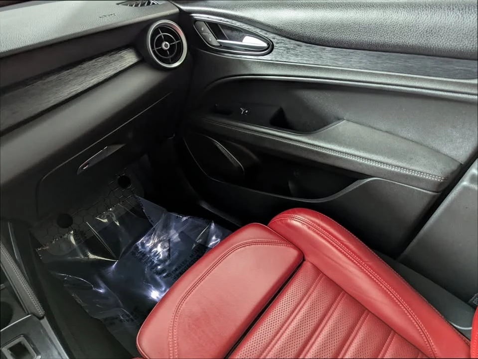 2023 Alfa Romeo Stelvio - Image 10 of 19