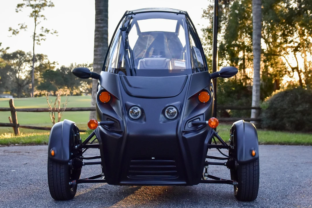 2023 Arcimoto - Image 2 of 31
