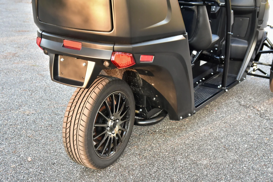 2023 Arcimoto - Image 26 of 31