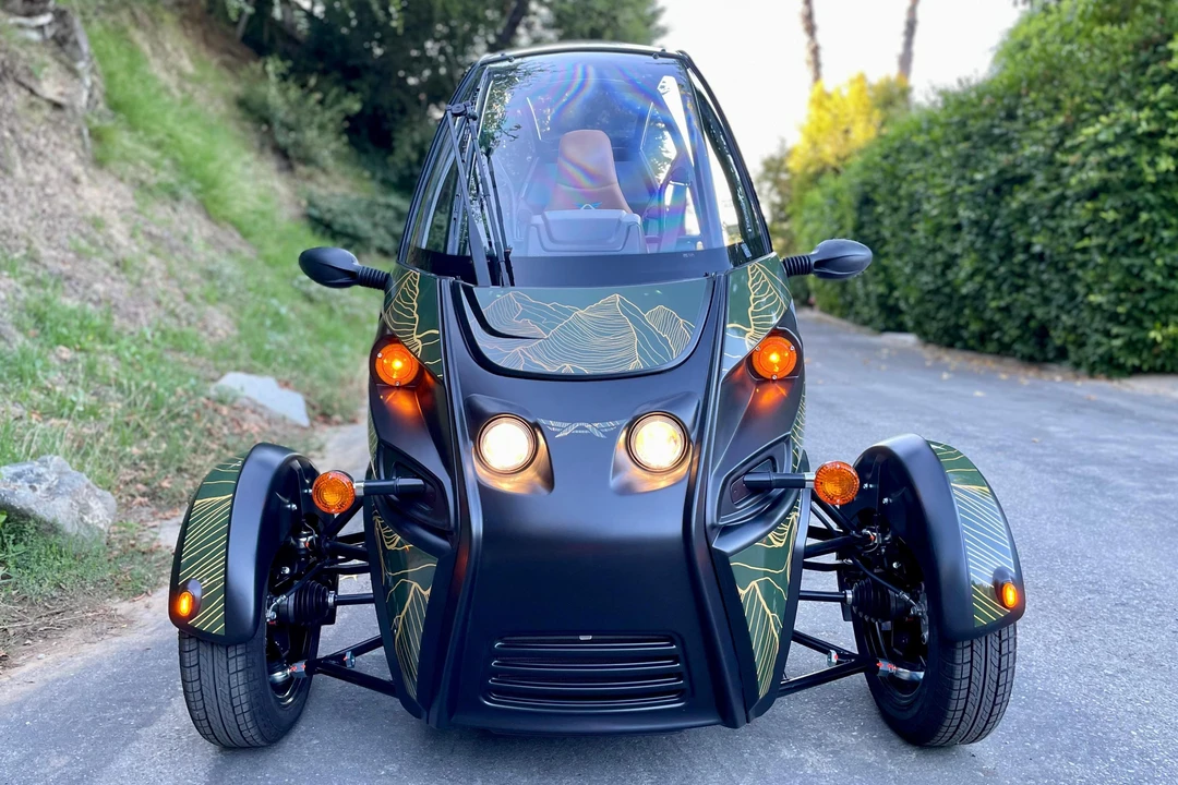 2023 Arcimoto - Image 2 of 31