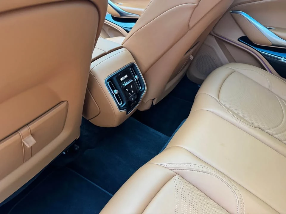 2023 Aston Martin DBX - Image 7 of 9