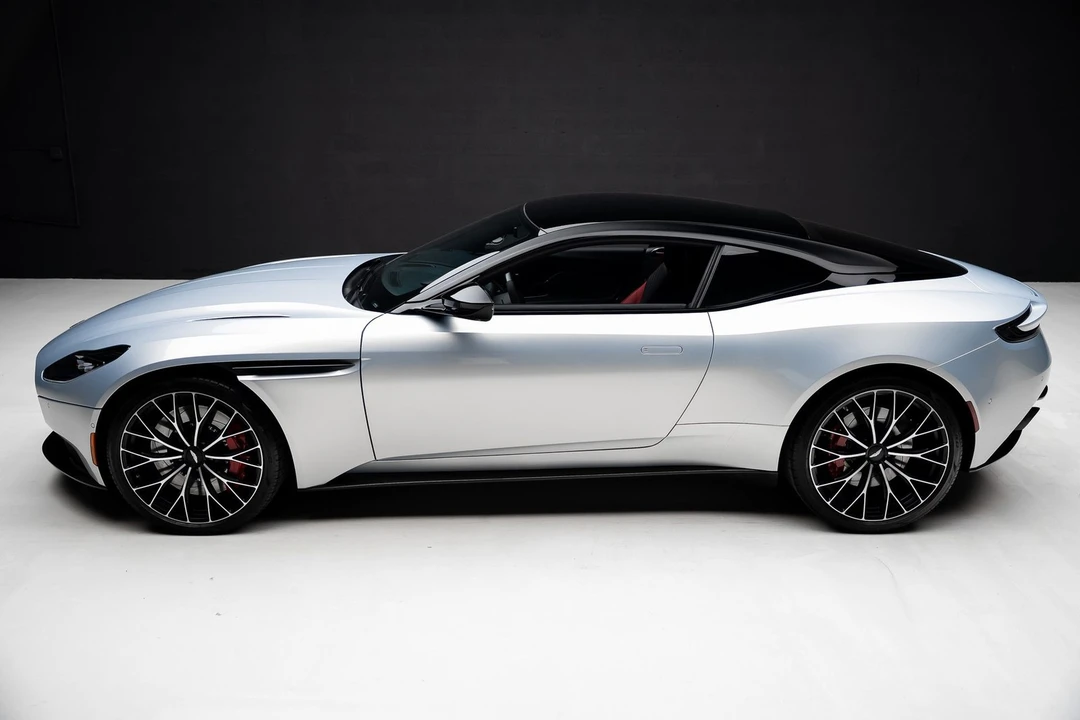 2023 Aston Martin DB11 - Image 17 of 31