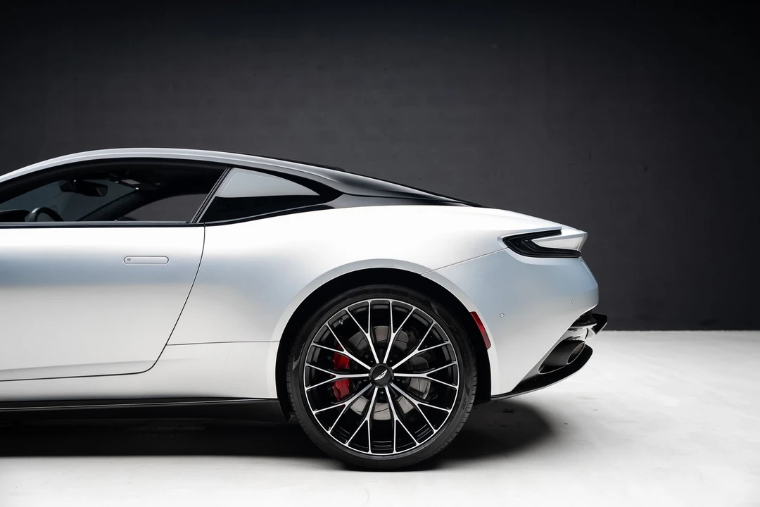 2023 Aston Martin DB11 - Image 21 of 31