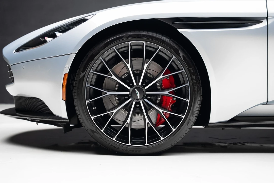 2023 Aston Martin DB11 - Image 20 of 31