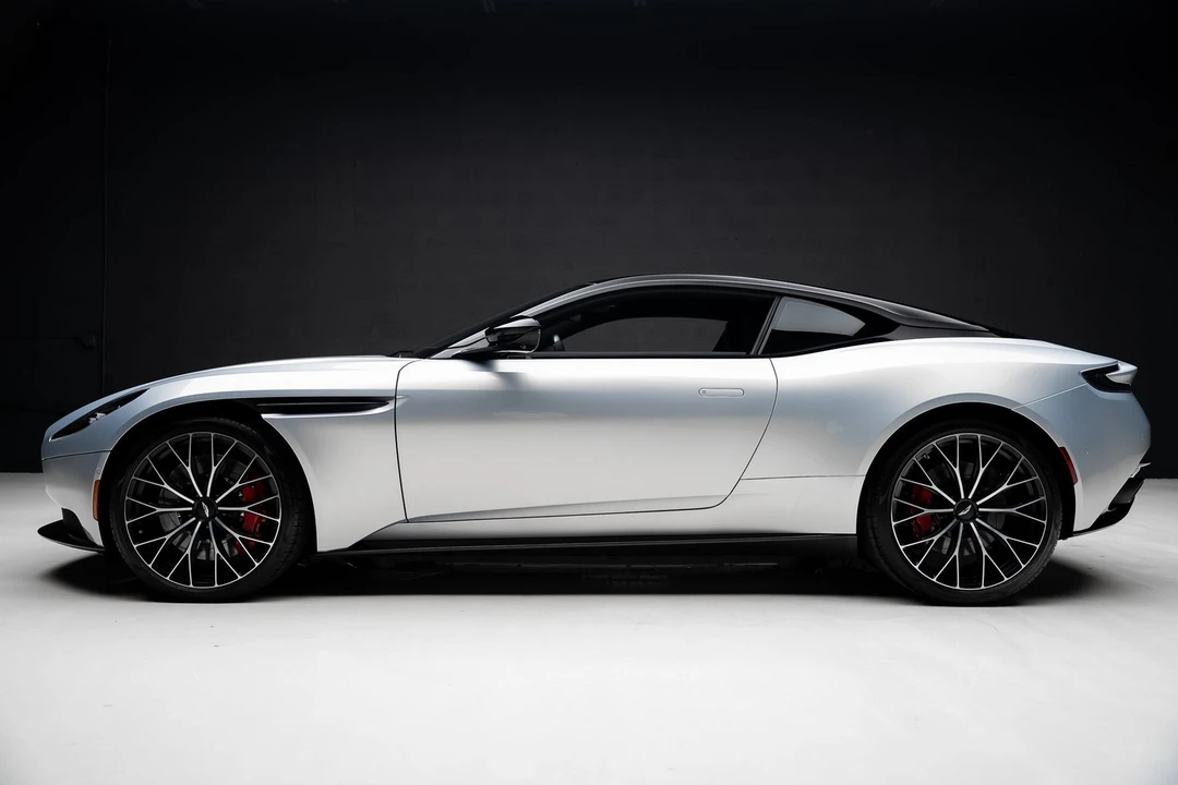2023 Aston Martin DB11 - Image 18 of 31