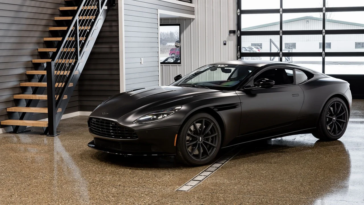 2023 Aston Martin DB11 V12 - Image 12 of 31